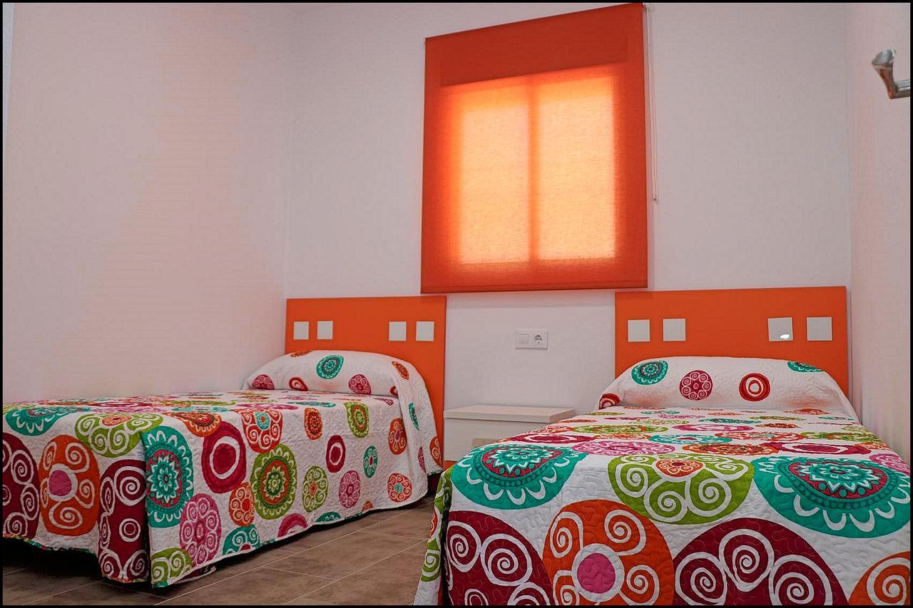 Casa Rural Zara III كونيل ذي لا فرونتيرا المظهر الخارجي الصورة